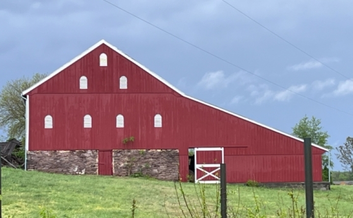 red-barn-daylight.jpg